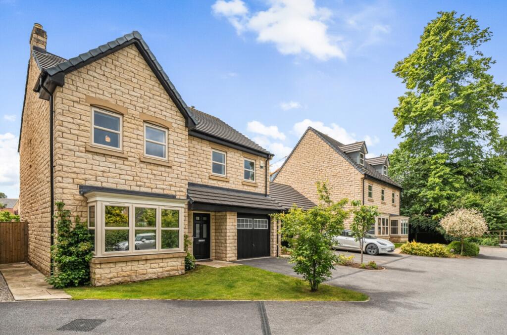 4 bedroom detached house for sale in Turnpike Close, Boston Spa, LS23