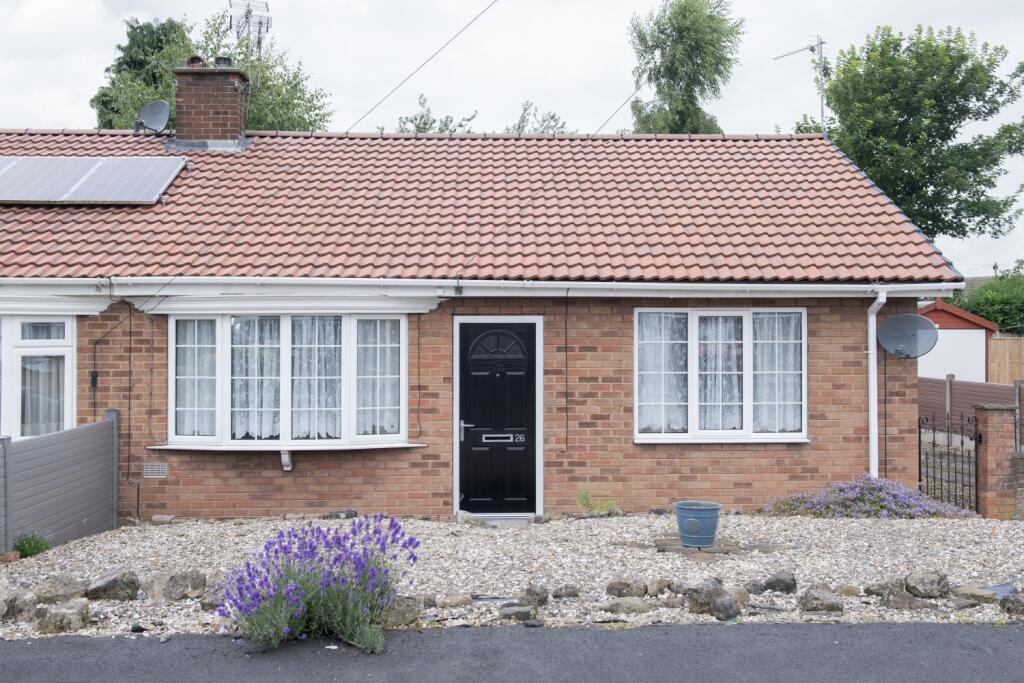 2 bedroom semidetached bungalow for sale in Croftway, Camblesforth
