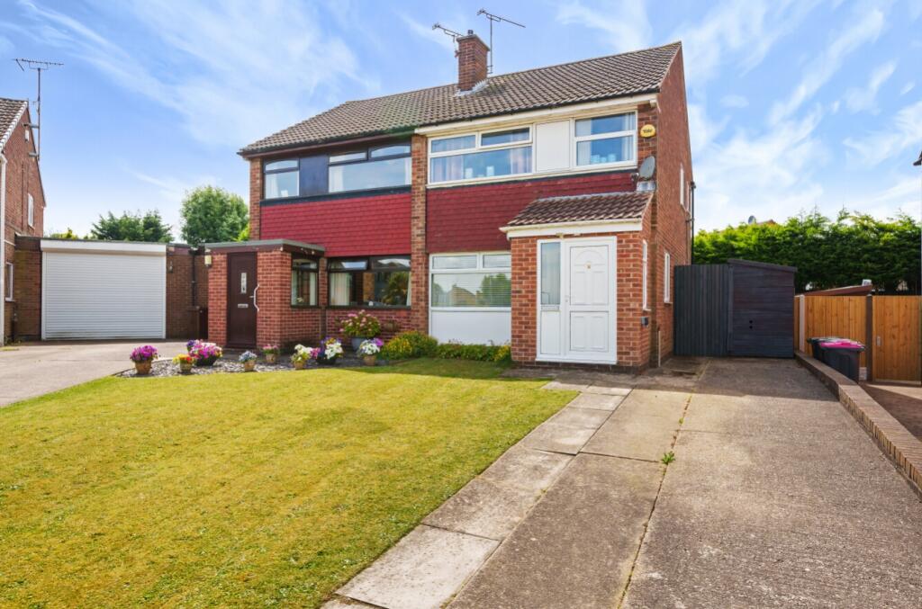 3 bedroom semidetached house for sale in Park Avenue, North Anston