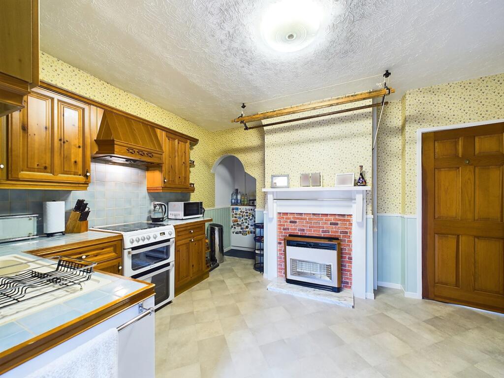 Additional property image - 3 Westminster Drive, Clayton, Bradford, BD14 6SL