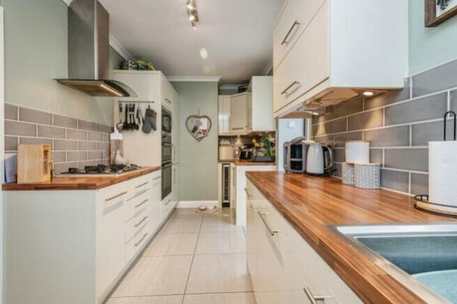 Additional property image - Laburnum Grove, Gomersal, Cleckheaton, West Yorkshire, BD19