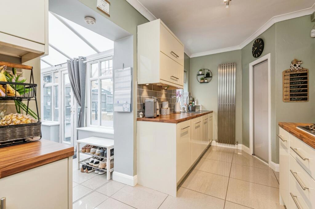 Additional property image - Laburnum Grove, Gomersal, Cleckheaton, West Yorkshire, BD19