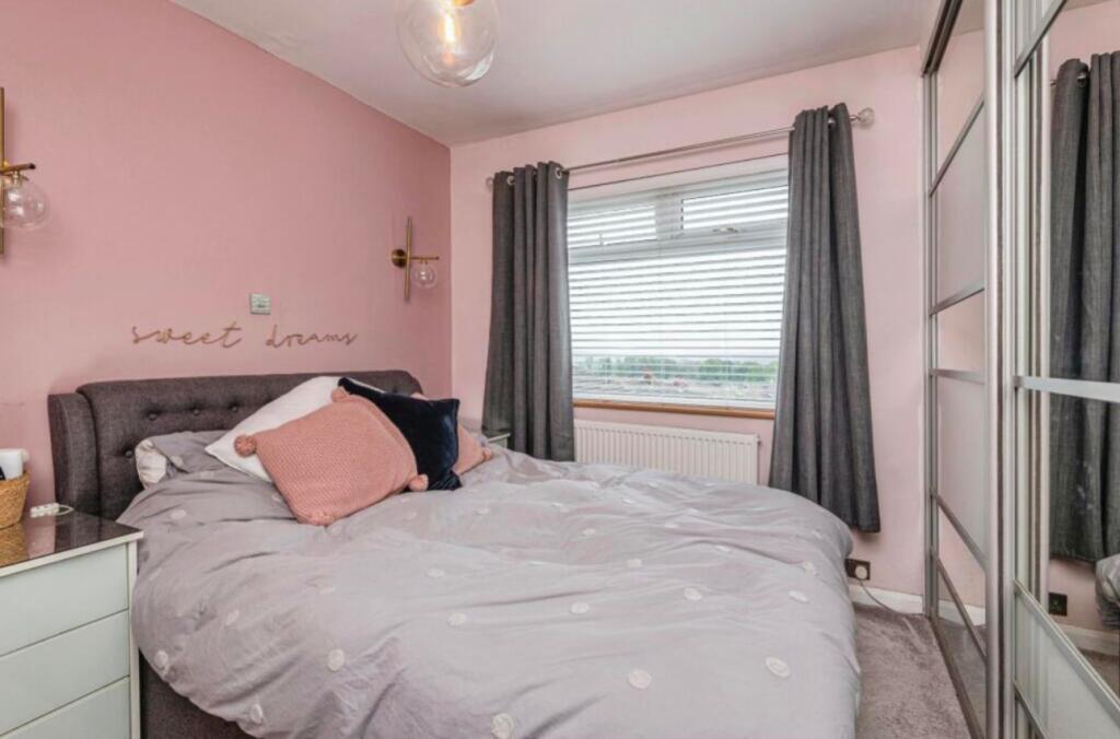 Additional property image - Laburnum Grove, Gomersal, Cleckheaton, West Yorkshire, BD19
