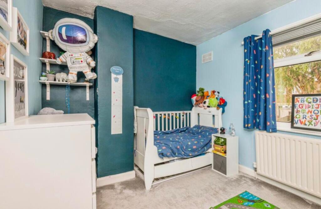 Additional property image - Laburnum Grove, Gomersal, Cleckheaton, West Yorkshire, BD19
