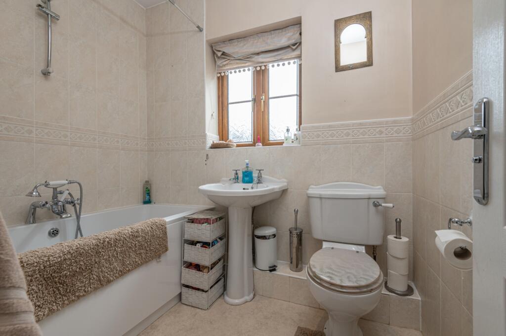 Additional property image - Popeley Rise, Gomersal, Cleckheaton, West Yorkshire, BD19
