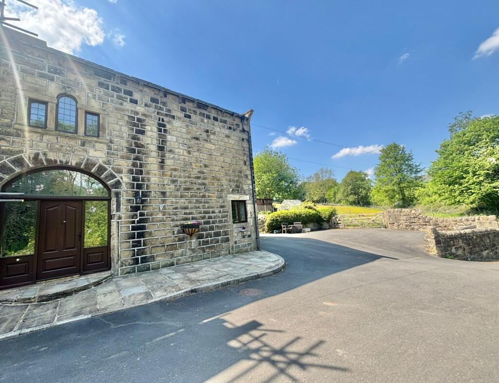 Main image of property: 1 Wheatley Royd Barn Brearley Lane, Luddendenfoot, Halifax