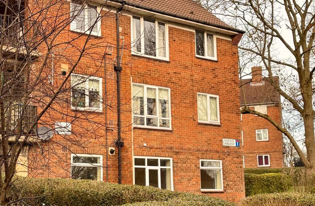 Main image of property: Lingfield Crescent LS17