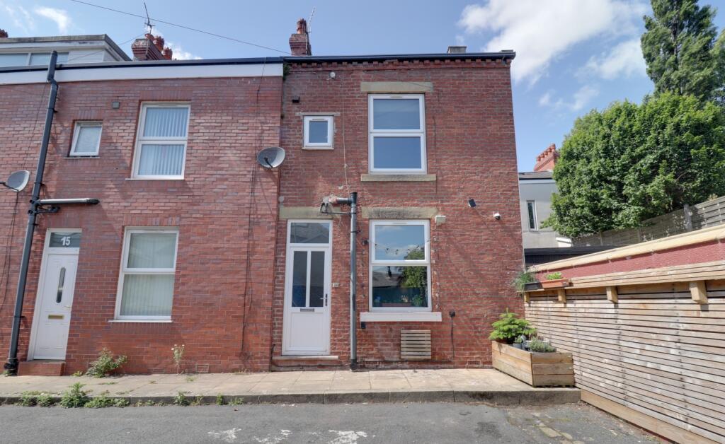 3 bedroom end of terrace house