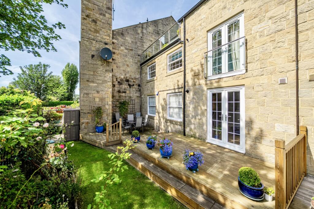 Main image of property: Oxford Court Apartments Oxford Road, Guiseley, Leeds, LS20 9AA