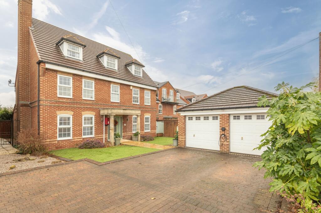 Main image of property: Hartshead Court, Liversedge, West Yorkshire, WF15