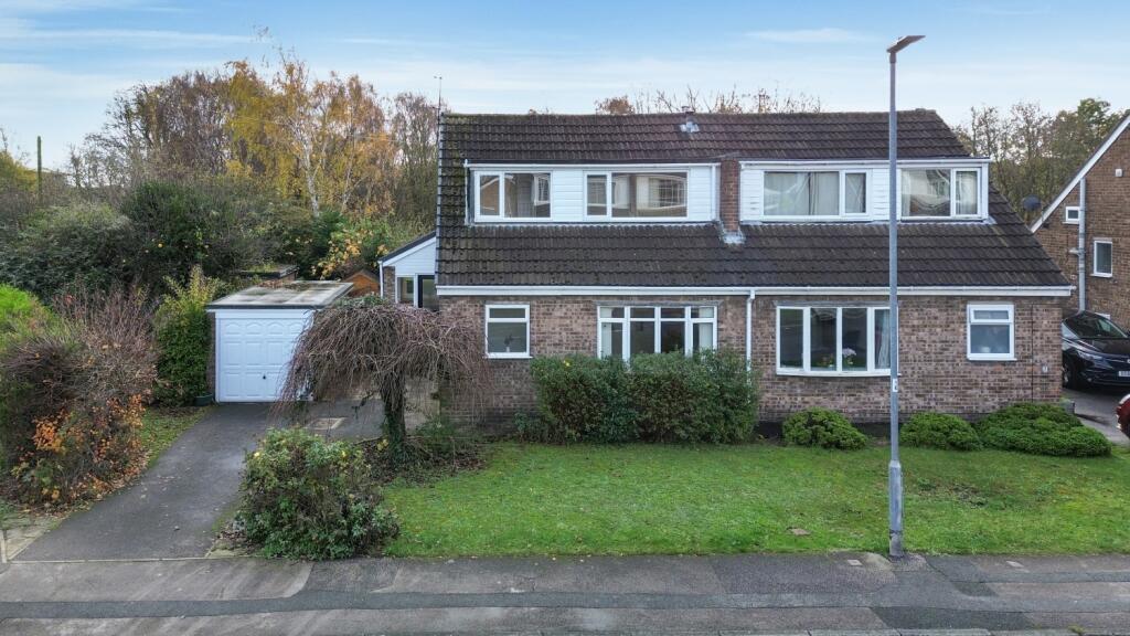 Main image of property: FISHPONDS DRIVE, CRIGGLESTONE, WAKEFIELD, WEST YORKSHIRE, WF4