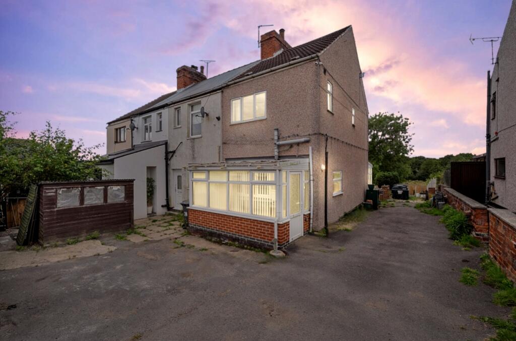 Main image of property: Low Common, Renishaw, Sheffield, South Yorkshire, S21