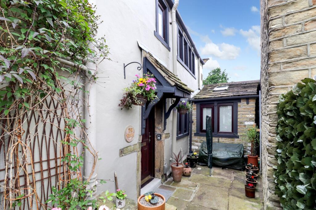 2 bedroom semidetached house for sale in Lydgate, Lepton, Huddersfield