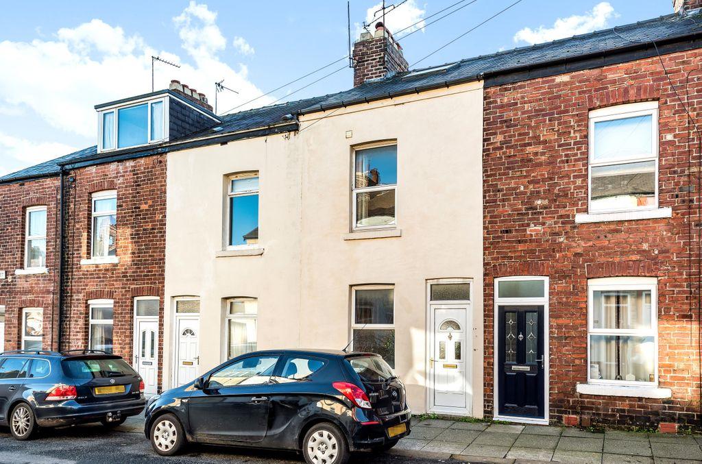 3 bedroom terraced house for sale in Grove Street, Starbeck, Harrogate