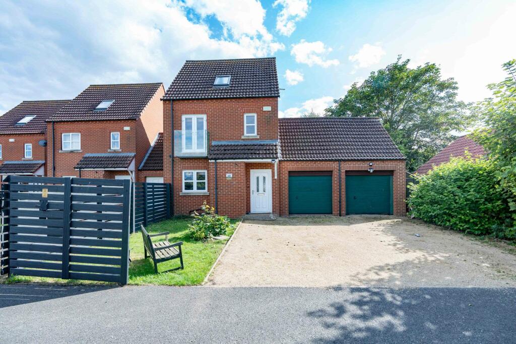 4 bedroom end of terrace house for sale in Pullman Court, Spalding PE11