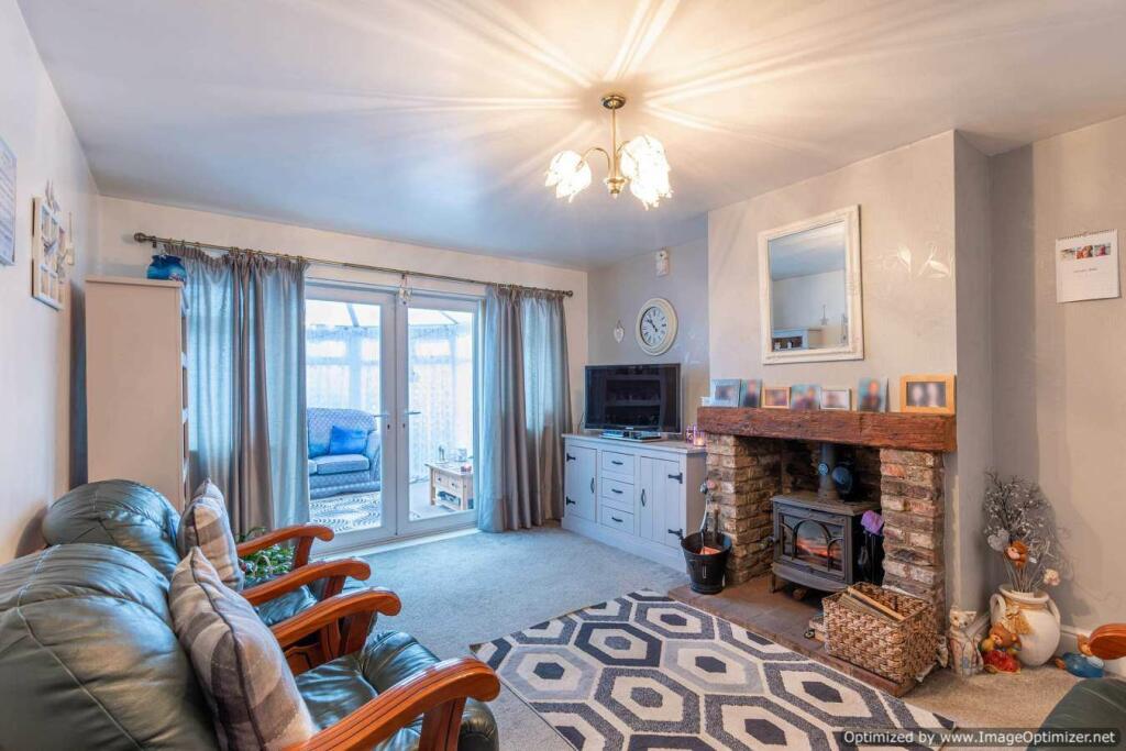 2 bedroom detached bungalow for sale in Train Gate, Kirton Lindsey