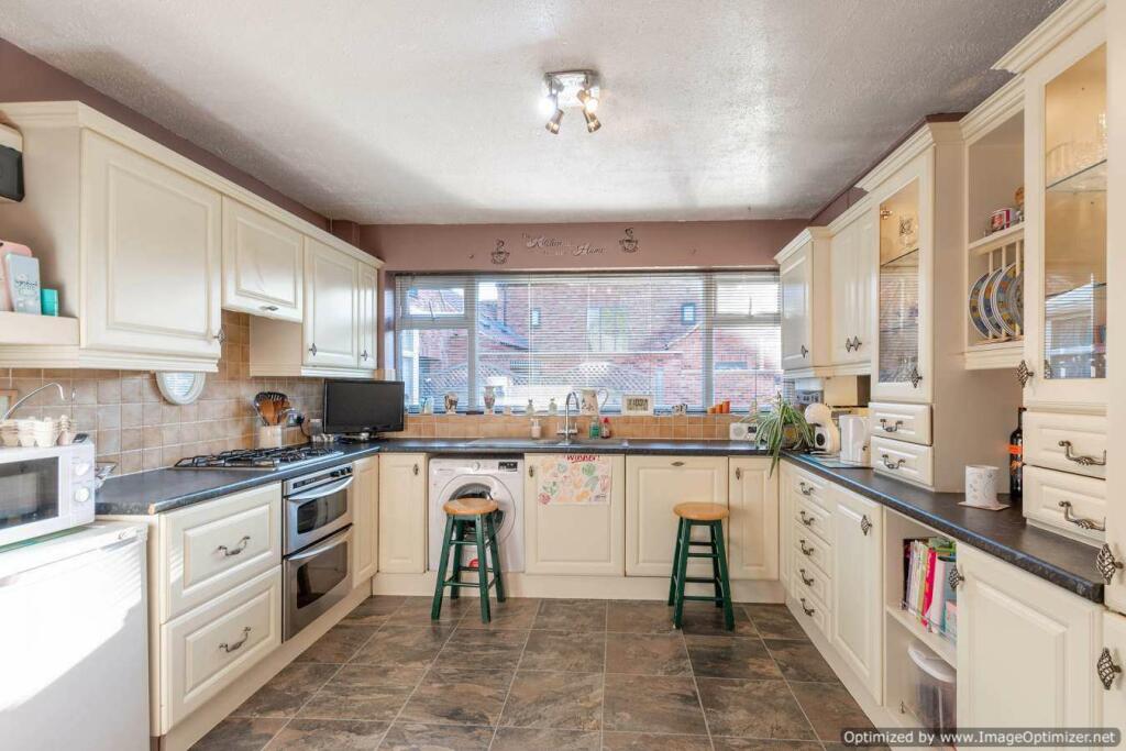 2 bedroom detached bungalow for sale in Train Gate, Kirton Lindsey