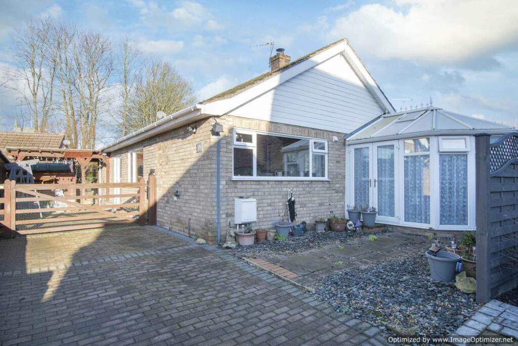 2 bedroom detached bungalow for sale in Train Gate, Kirton Lindsey