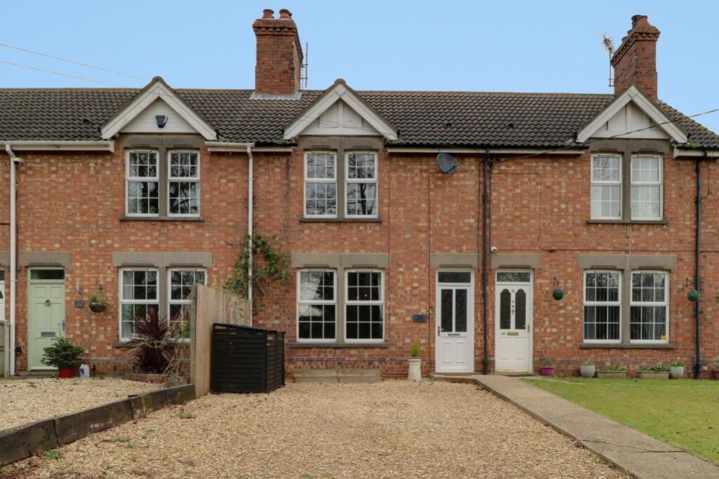3 bedroom terraced house for sale in West Road, Pointon, Sleaford