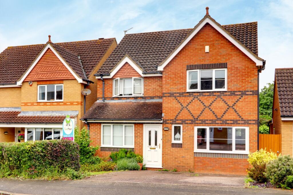 4 bedroom detached house for sale in Tantree Way, Brixworth