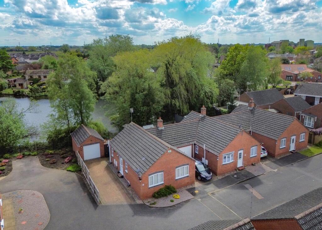 2 bedroom detached bungalow for sale in Waterside Gardens, Holbeach