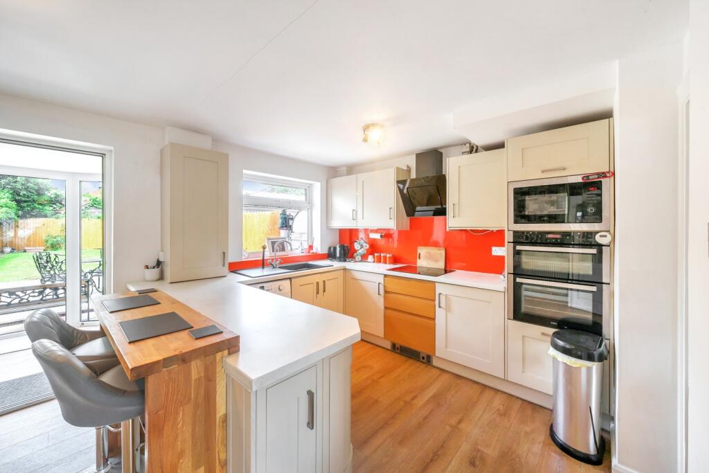 3 bedroom semidetached house for sale in Boyers Walk, Leicester Forest East, Leicester