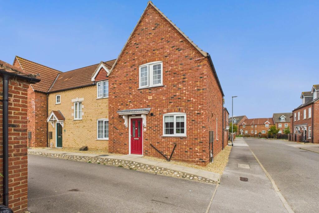 3 bedroom end of terrace house