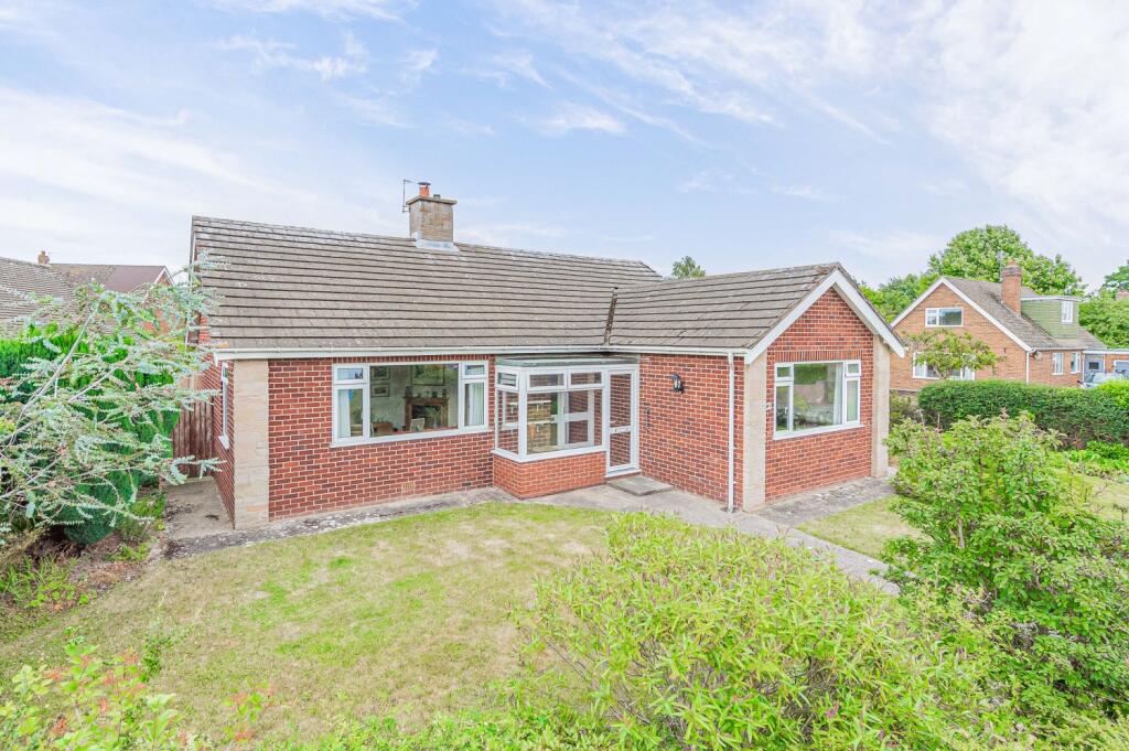 3 bedroom detached bungalow for sale in Westhope Avenue, Copthorne, SY3