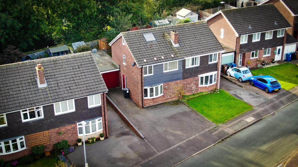 3 bedroom semidetached house for sale in St. Margarets Road, Lichfield