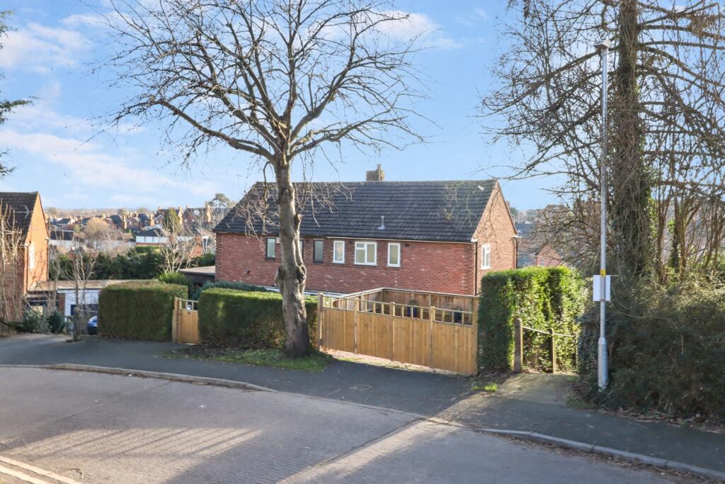 3 bedroom semidetached house for sale in Cotswold Road, Malvern, WR14