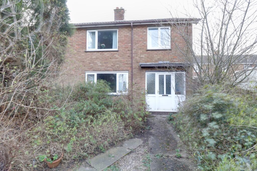 3 bedroom semidetached house for sale in Woodshoot Avenue, Handsacre