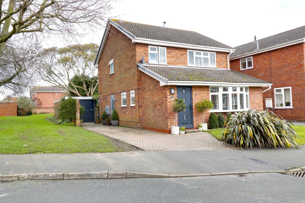 4 bedroom detached house for sale in Park Road, Barton Under Needwood