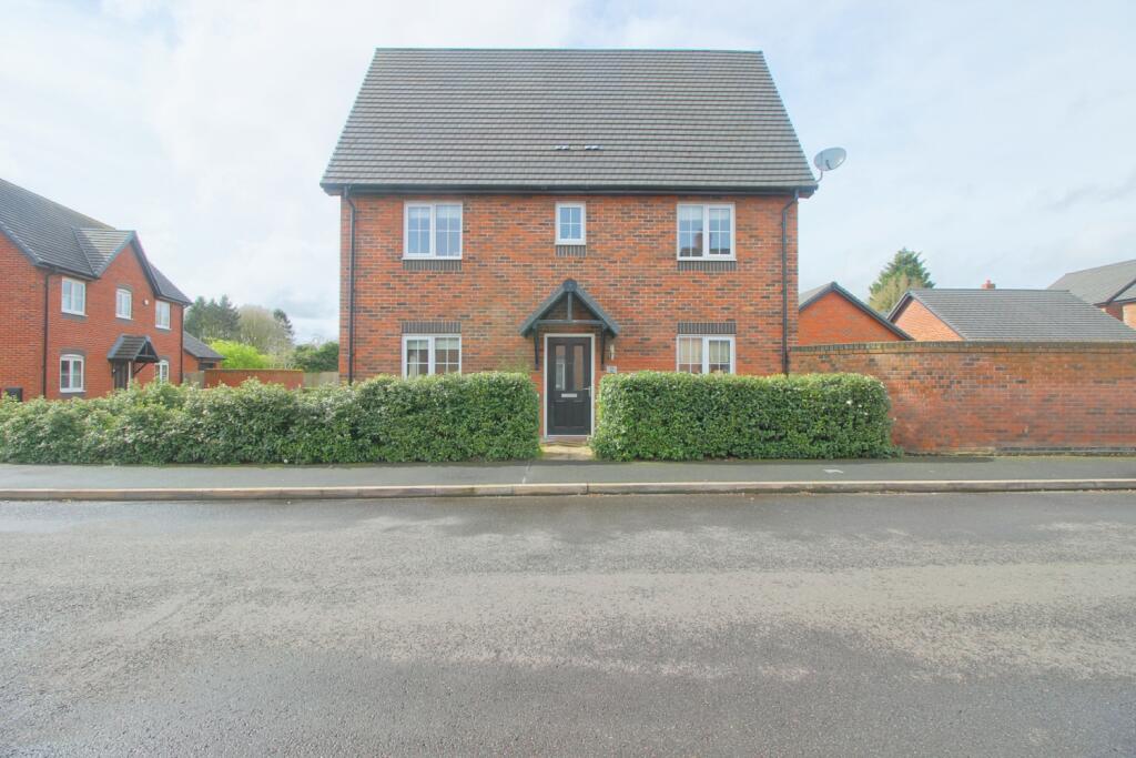 3 bedroom semidetached house for sale in Campion Way, Uttoxeter, ST14