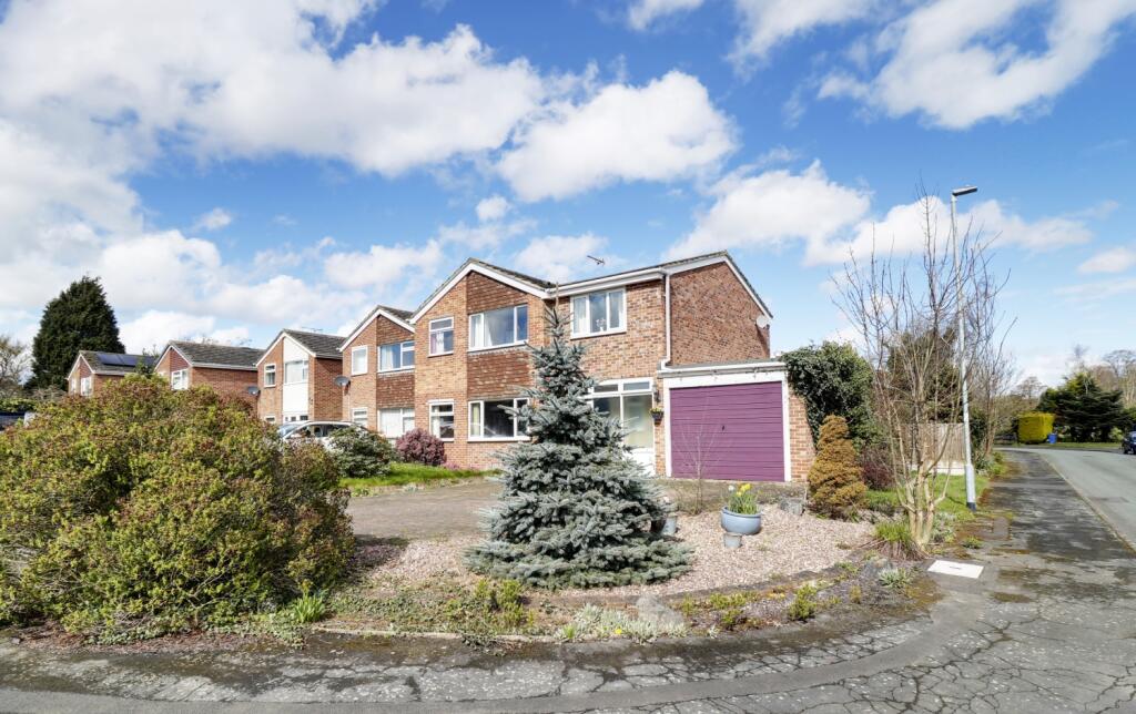 4 bedroom link detached house for sale in Collinson Road, Barton Under