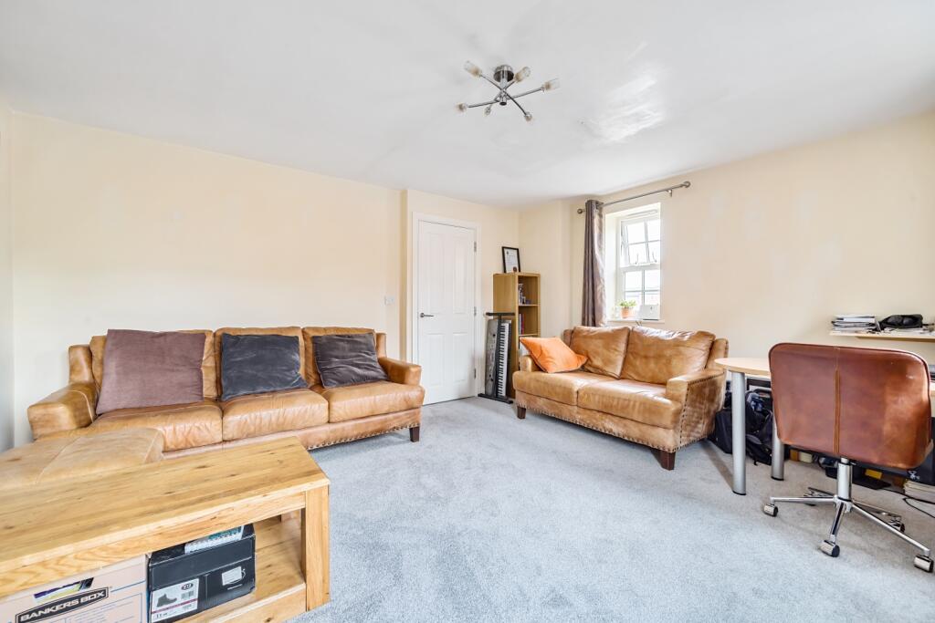 Additional property image - 1 Ferney Hills Close, Birmingham