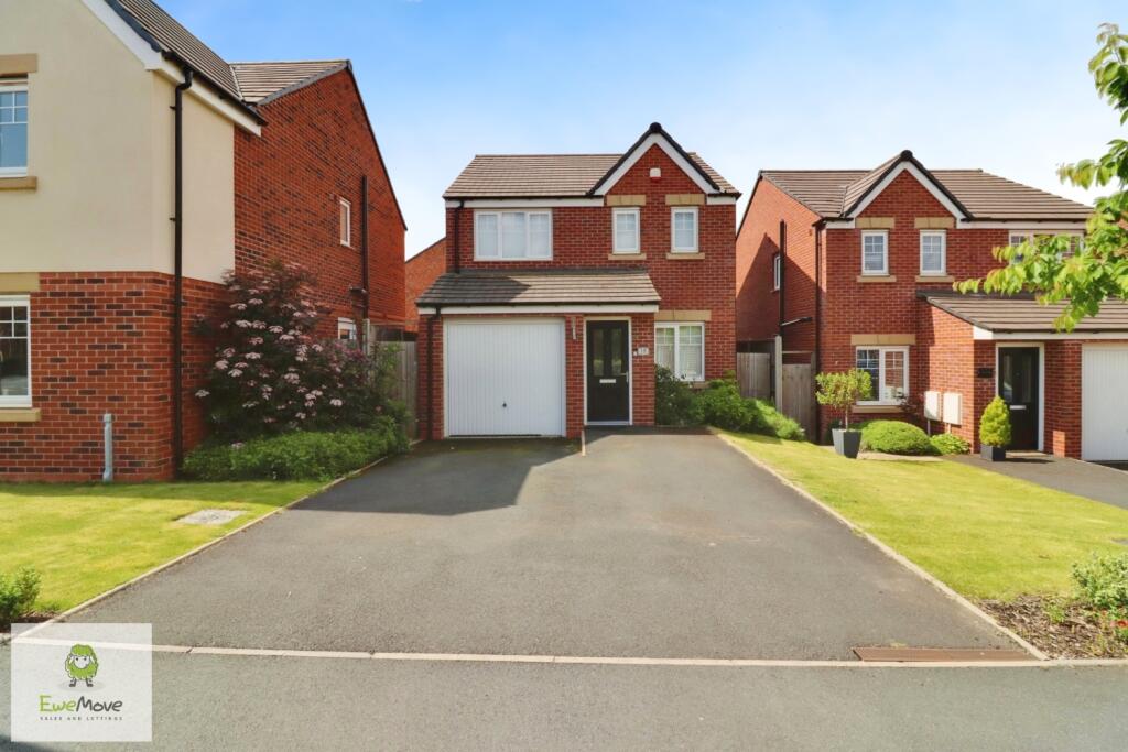 3 bedroom detached house for sale in Songthrush Way, Norton Canes