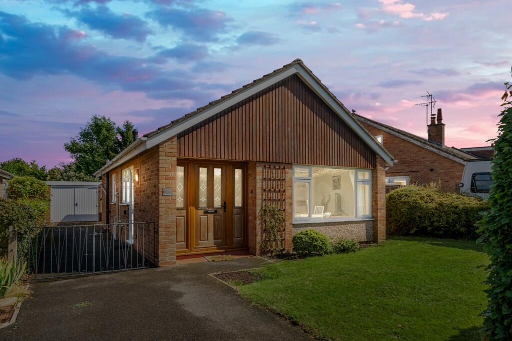 Additional property image - WILLOW DRIVE, WELLESBOURNE, WARWICKSHIRE, CV35