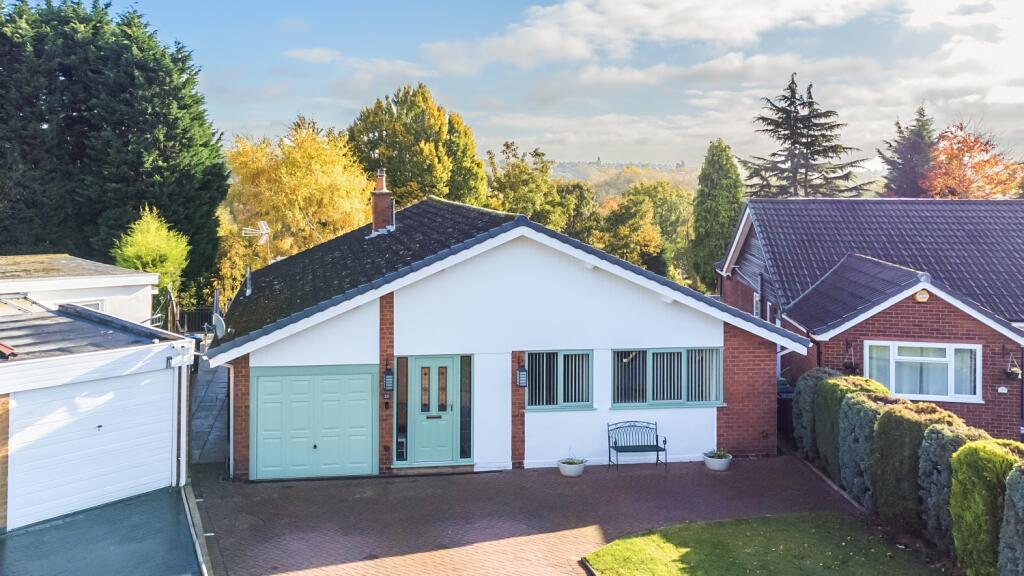 3 bedroom detached bungalow for sale in Bird End, West Bromwich, West