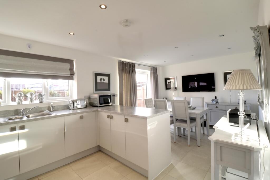 3 bedroom detached house for sale in Sherholt Road, RollestononDove