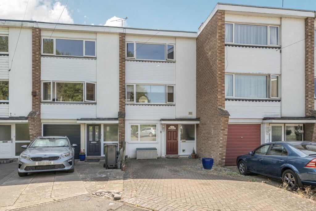 Main image of property: 21 MAYNARD AVENUE, WARWICK