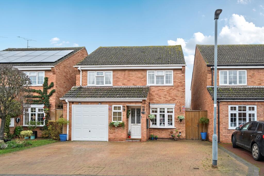 Main image of property: 12 WHITWORTH CLOSE, WELLESBOURNE, WARWICK