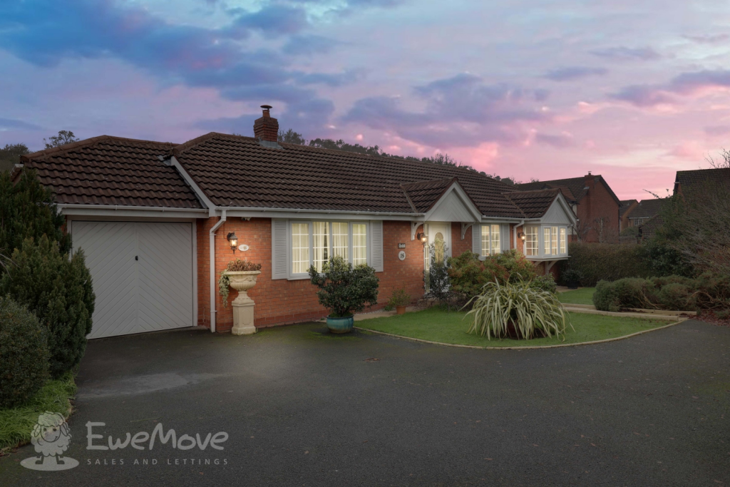 Main image of property: STIRCHLEY LANE, TELFORD, SHROPSHIRE, TF4