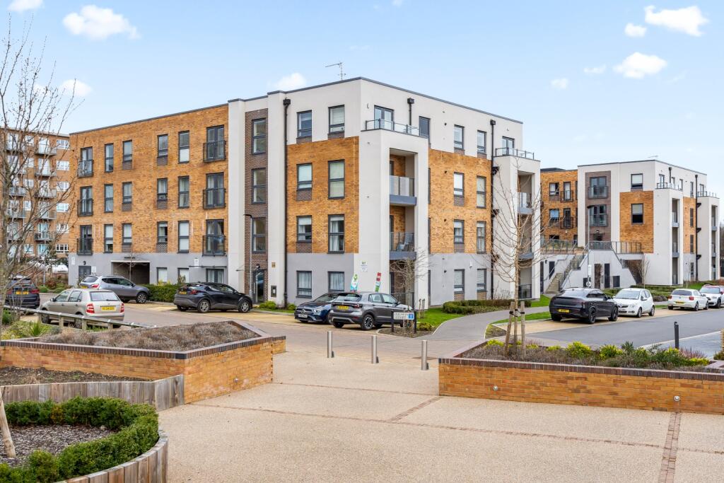 2 bedroom flat for sale in Duchess Court, Welwyn Garden City