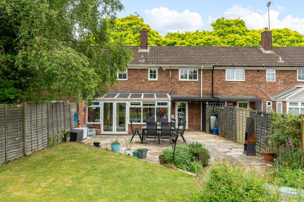 3 bedroom terraced house for sale in Moorlands, Welwyn Garden City