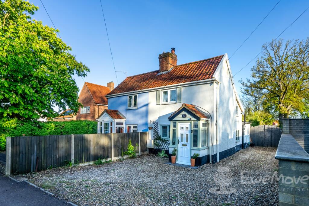 2 bedroom cottage for sale in Wymondham, Norfolk, NR18