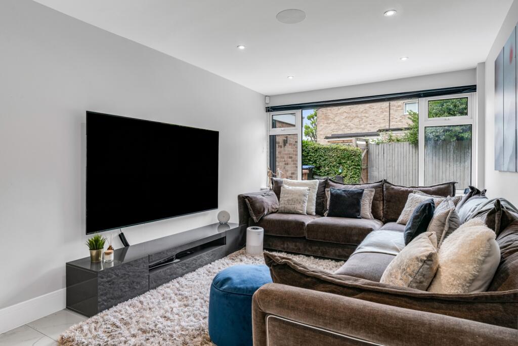 Additional property image - Broomhills, Welwyn Garden City, Hertfordshire, AL7