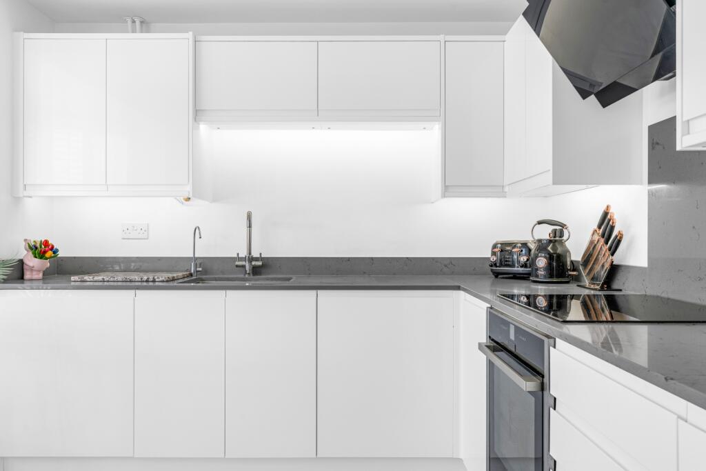 Additional property image - Dowley Wood, Welwyn Garden City, Hertfordshire, AL7