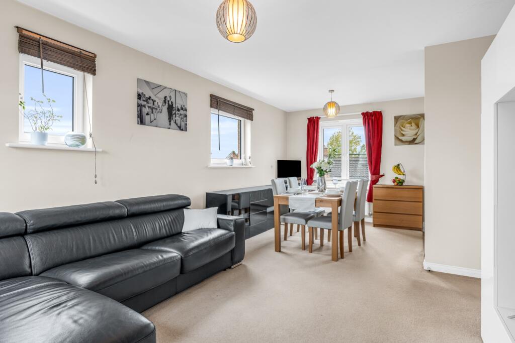 Additional property image - St. Josephs Green, Welwyn Garden City, Hertfordshire, AL7