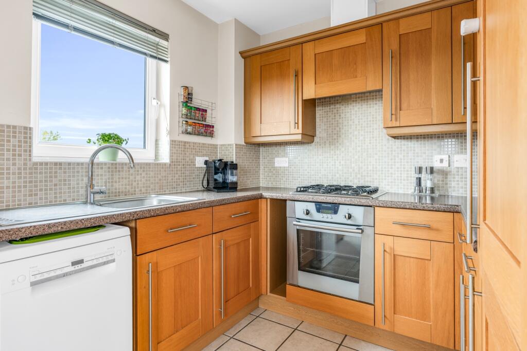 Additional property image - St. Josephs Green, Welwyn Garden City, Hertfordshire, AL7