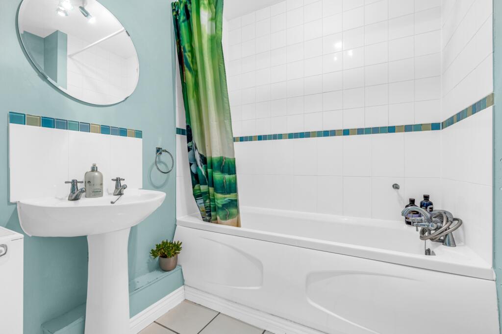 Additional property image - St. Josephs Green, Welwyn Garden City, Hertfordshire, AL7
